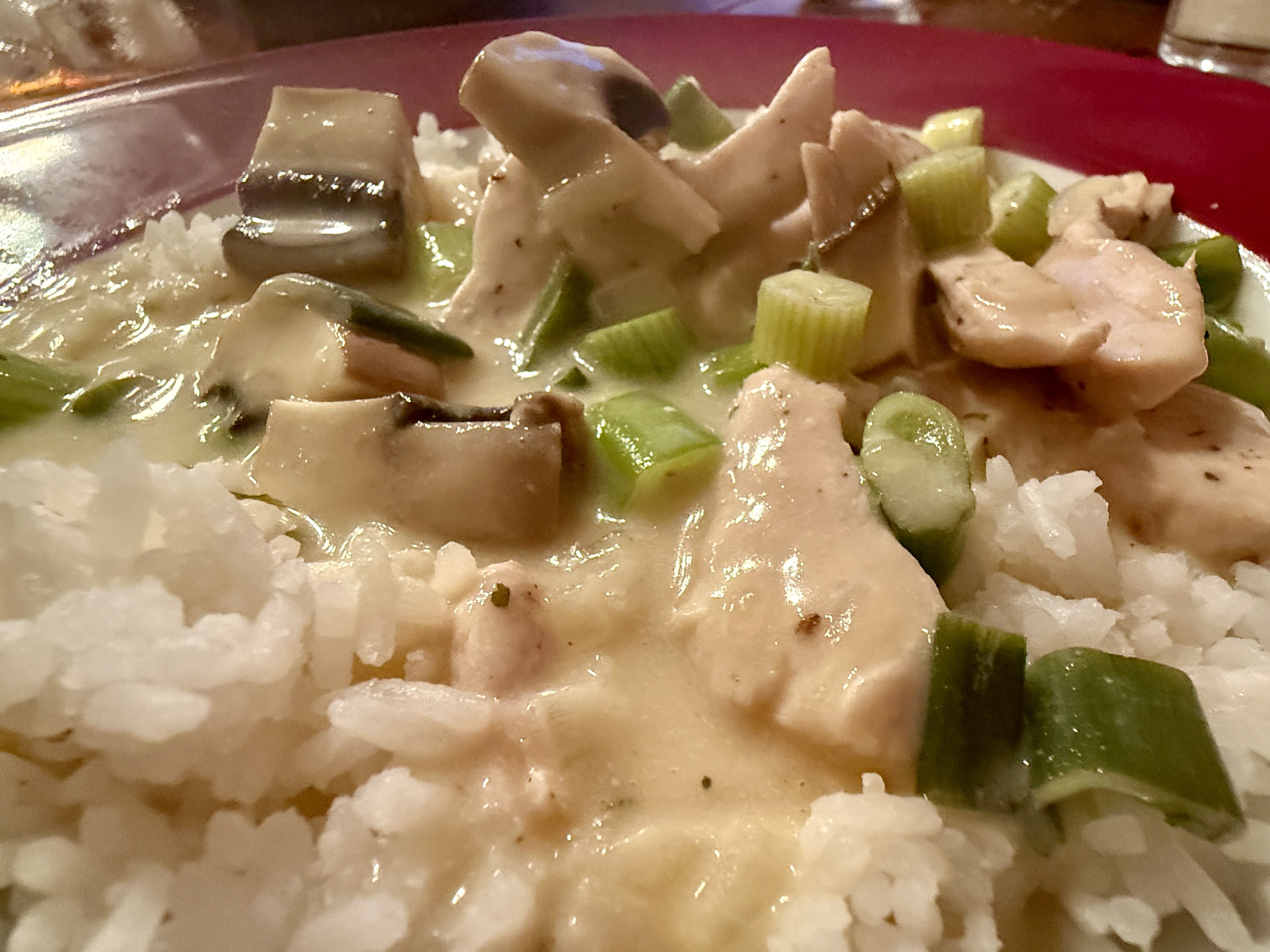 <i>H&uuml;hner-</i><i>frikassee</i>